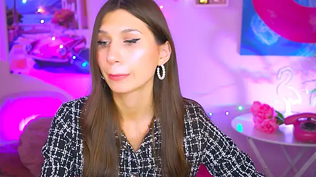 Snapshot of MollyPerry chatting on 12.17.24 MollyPerry online show from 12.17.24