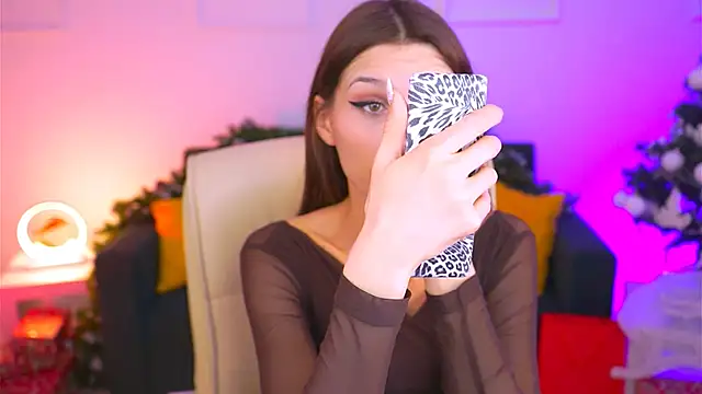 Snapshot of MollyPerry chatting on 01.13.25 MollyPerry online show from 01.13.25