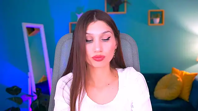 Snapshot of MollyPerry chatting on 02.14.25 MollyPerry online show from 02.14.25