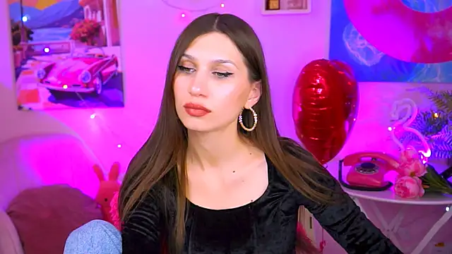 Snapshot of MollyPerry chatting on 02.20.25 MollyPerry online show from 02.20.25