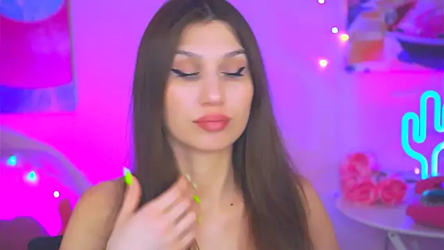 Snapshot of MollyPerry chatting on 03.08.25 MollyPerry online show from 03.08.25