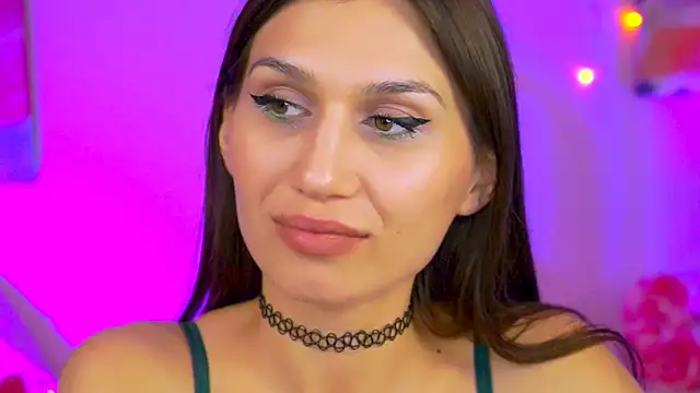 Snapshot of MollyPerry chatting on 03.08.25 MollyPerry online show from 03.08.25