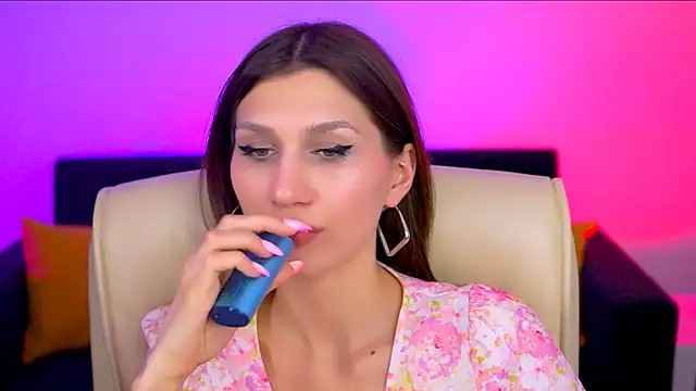 Snapshot of MollyPerry chatting on 03.15.25 MollyPerry online show from 03.15.25