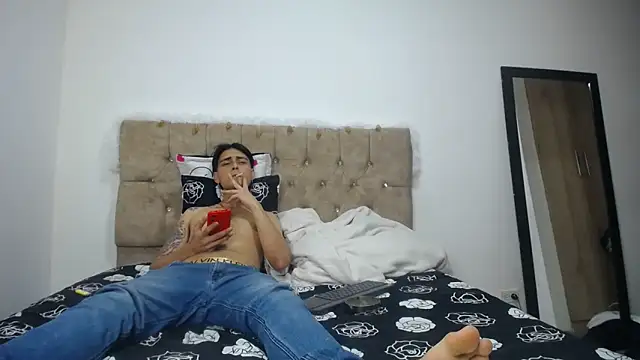 Snapshot of Amanda_Jampiher chatting on 12.08.24 Amanda Jampiher online show from 12.08.24