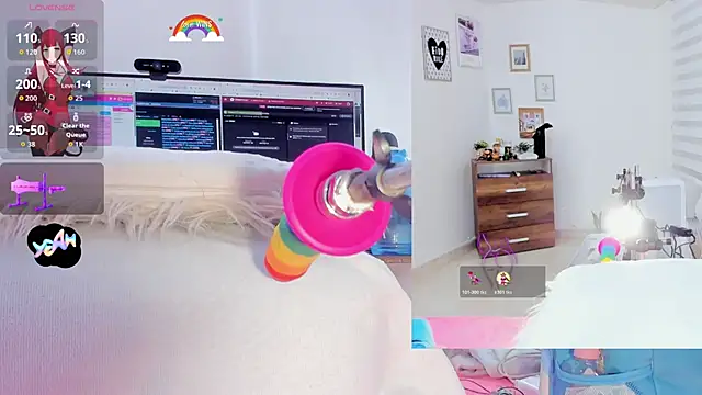 Snapshot of Daki_Ume_ chatting on 11.06.25 Daki Ume online show from 11.06.25