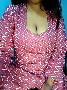 Snapshot of Dayna-36 chatting on 12.25.24 Dayna-36 online show from 12.25.24