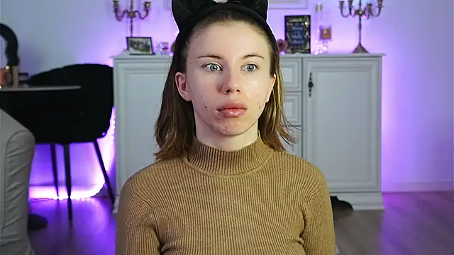 ivyleague  online show from 11.03.25