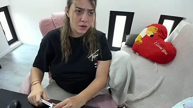 Dyana Kaylinn online show from 04.22.26