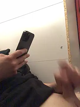 Snapshot of hotmrniceguy chatting on 01.26.25 hotmrniceguy online show from 01.26.25