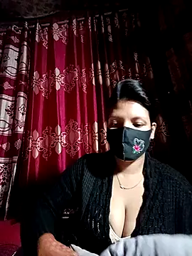 Snapshot of Depte- chatting on 02.05.25 Depte- online show from 02.05.25
