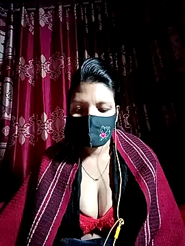 Snapshot of Depte- chatting on 02.05.25 Depte- online show from 02.05.25