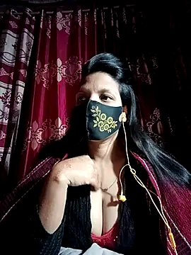 Snapshot of Depte- chatting on 02.06.25 Depte- online show from 02.06.25