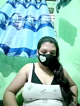Snapshot of Depte- chatting on 09.19.25 Depte- online show from 09.19.25