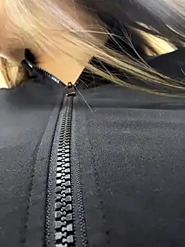 Snapshot of JessiMur chatting on 09.13.25 JessiMur online show from 09.13.25