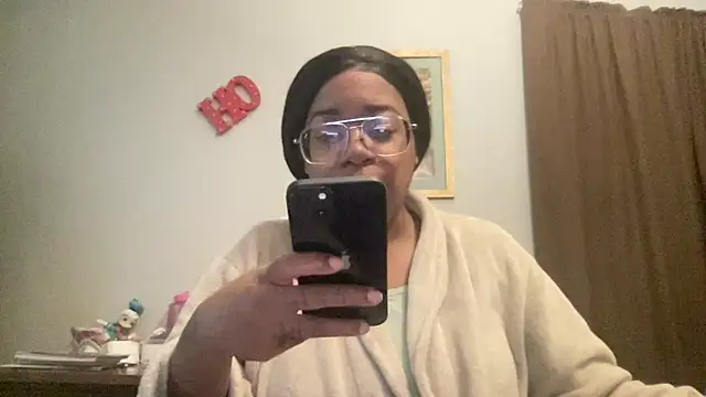 MommyConfident online show from 11.19.25