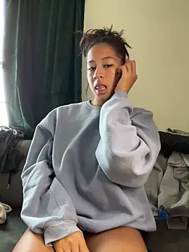 Snapshot of VanessaBling chatting on 01.09.25 VanessaBling online show from 01.09.25