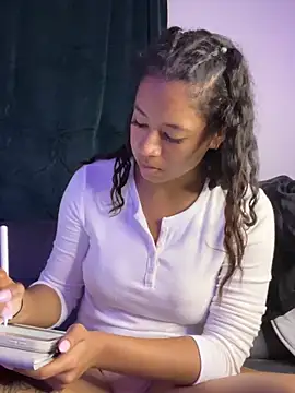 Snapshot of VanessaBling chatting on 01.15.25 VanessaBling online show from 01.15.25