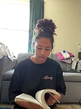 Snapshot of VanessaBling chatting on 03.16.25 VanessaBling online show from 03.16.25