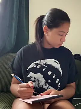 Snapshot of VanessaBling chatting on 12.03.25 VanessaBling online show from 12.03.25