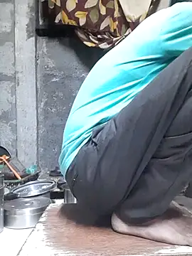 Snapshot of Burhade-- chatting on 11.09.25 Burhade-- online show from 11.09.25