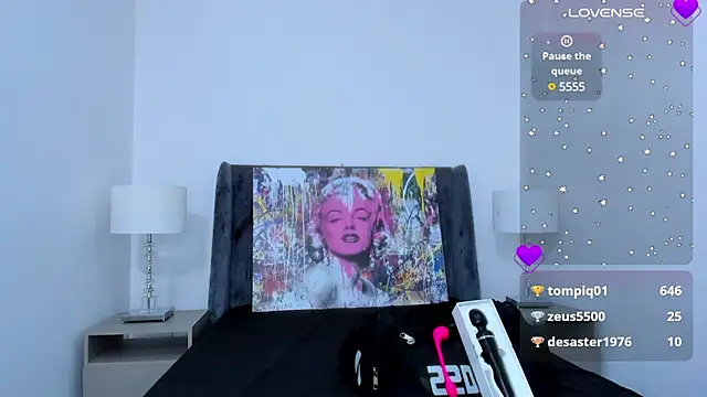 AmberAdams  online show from 12.17.24