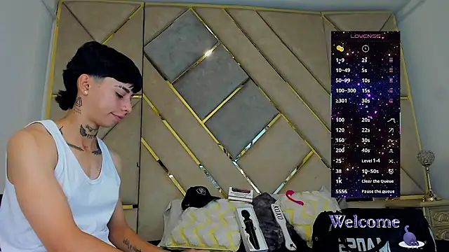 AmberAdams  online show from 11.04.25