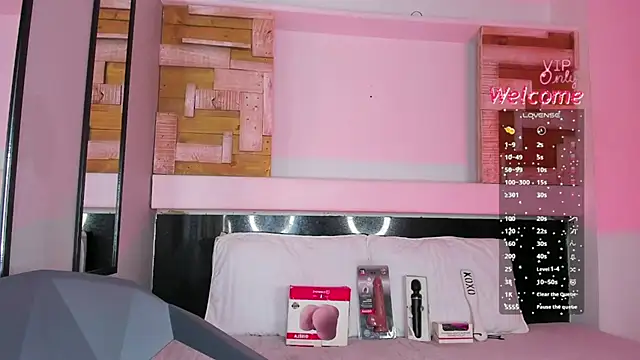 AmberAdams  online show from 04.09.26