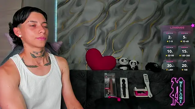 Snapshot of AmberAdams_ chatting on 06.01.26 AmberAdams online show from 06.01.26