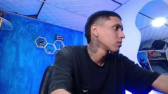 Liam lee online show from 12.23.24