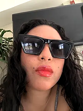Snapshot of Francesca_ferrari chatting on 03.16.25 Francesca ferrari online show from 03.16.25