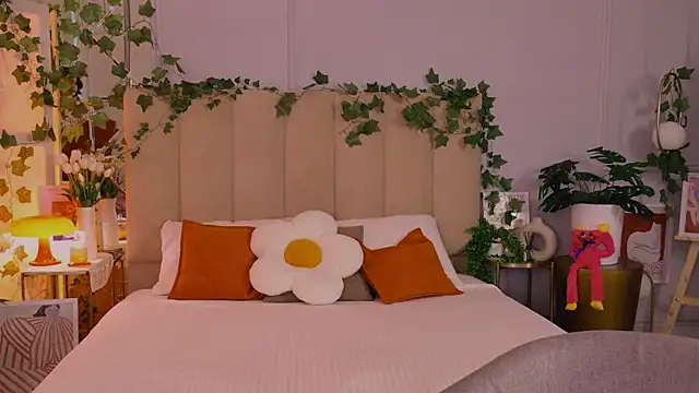 Meow Nancy online show from 06.04.26