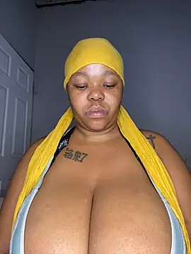 Snapshot of Mandy-101 chatting on 02.02.25 Mandy-101 online show from 02.02.25