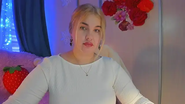 CoraSwon online show from 02.06.25