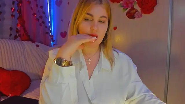 CoraSwon online show from 02.21.25