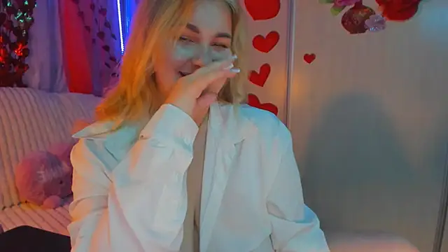 CoraSwon online show from 02.23.25