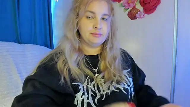 CoraSwon online show from 10.02.25