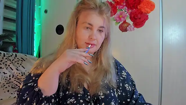 CoraSwon online show from 10.25.25