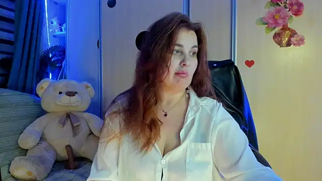 CoraSwon online show from 04.18.26