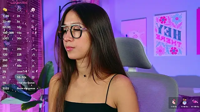 Snapshot of LanaBaker chatting on 11.11.25 LanaBaker online show from 11.11.25