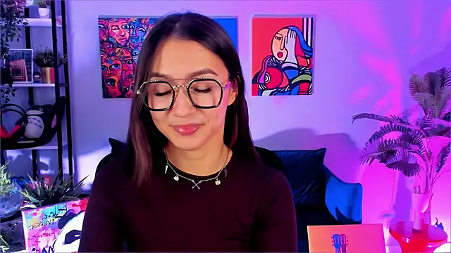 Snapshot of LanaBaker chatting on 12.05.25 LanaBaker online show from 12.05.25