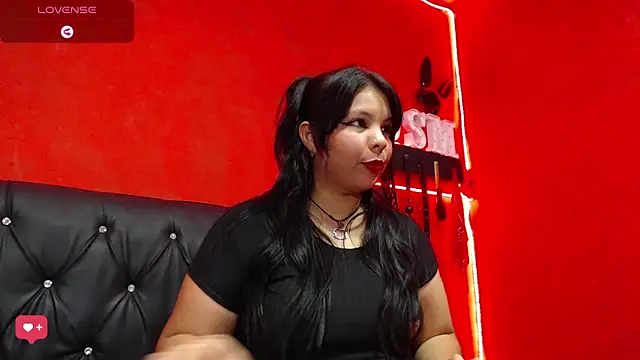 Snapshot of slave_latina7 chatting on 12.25.24 slave latina7 online show from 12.25.24