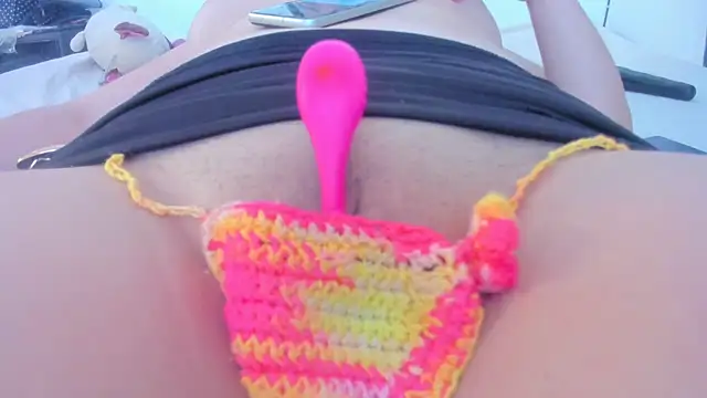 Snapshot of KarelySexy chatting on 07.18.26 KarelySexy online show from 07.18.26