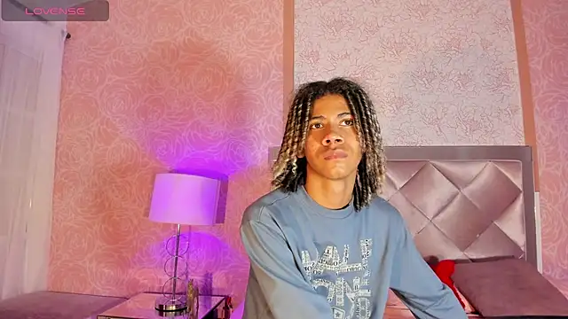 Maxim-Walker online show from 02.28.25