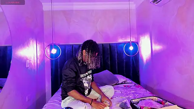 Maxim-Walker online show from 09.28.25