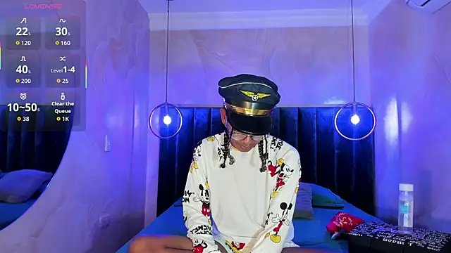 Maxim-Walker online show from 10.20.25