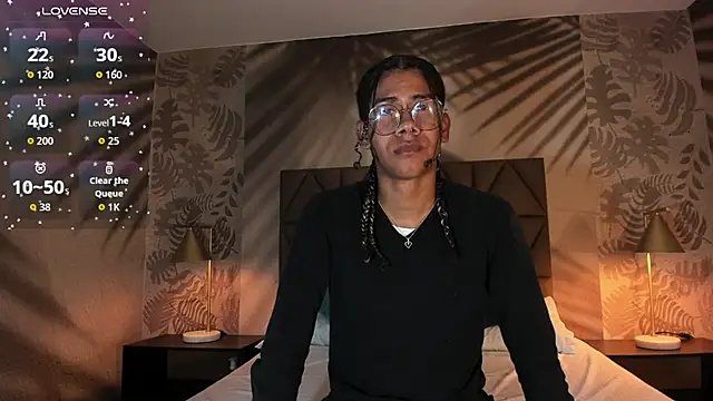 Maxim-Walker online show from 11.14.25