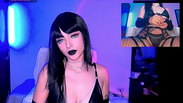 HollyDominic online show from 02.28.25