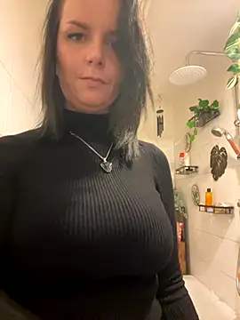 Off  Melonenmandy online show from 11.28.25