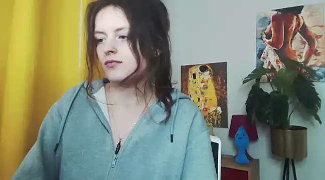 juicyNadine online show from 02.13.25