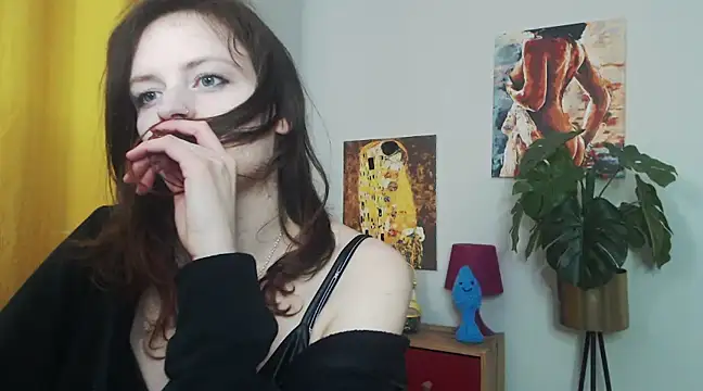 juicyNadine online show from 02.21.25